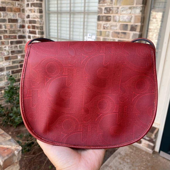 Used - Picture 2 of 12